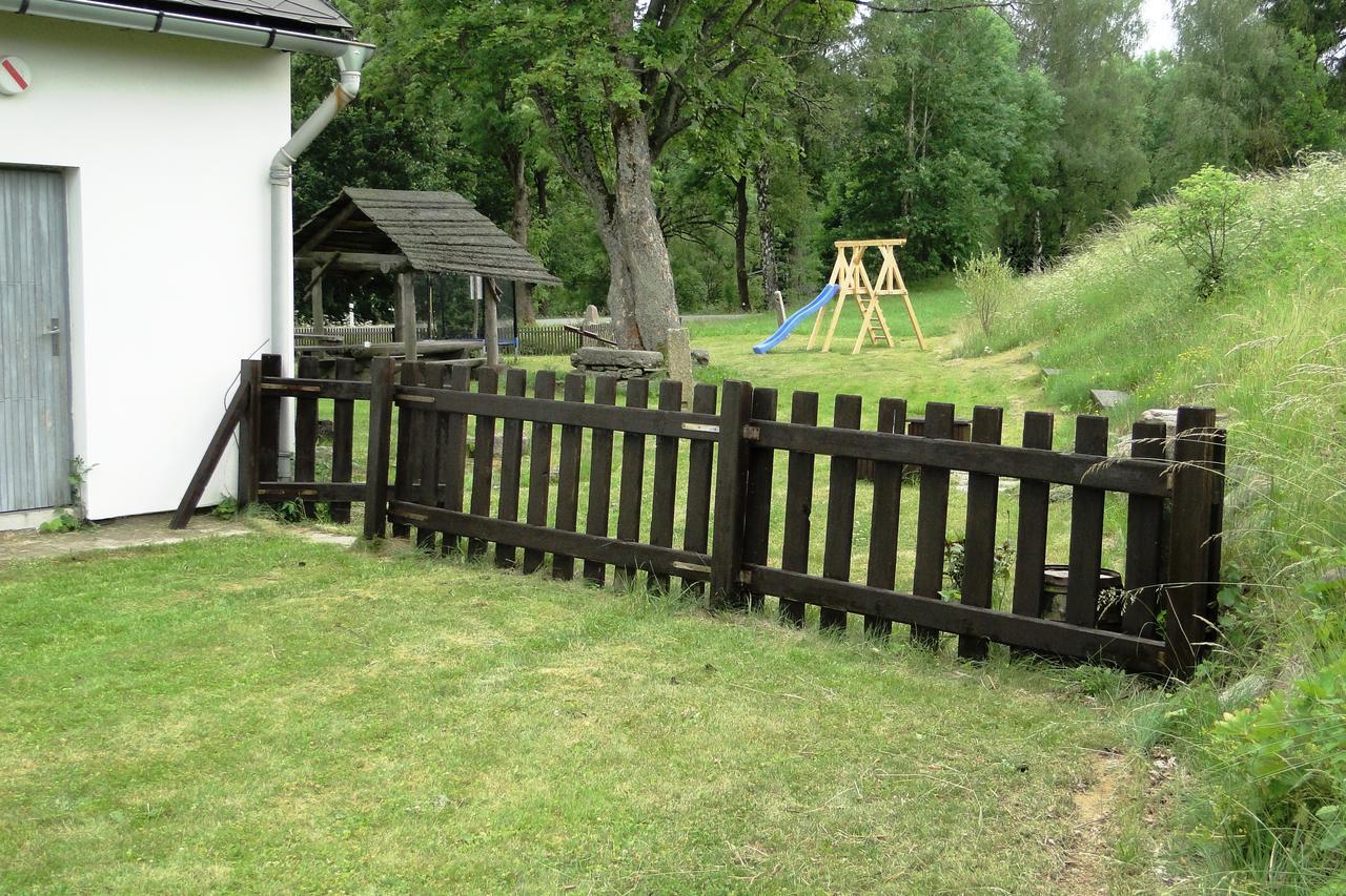 Tradiční hostinec Aparthotel Sněžné Exterior foto